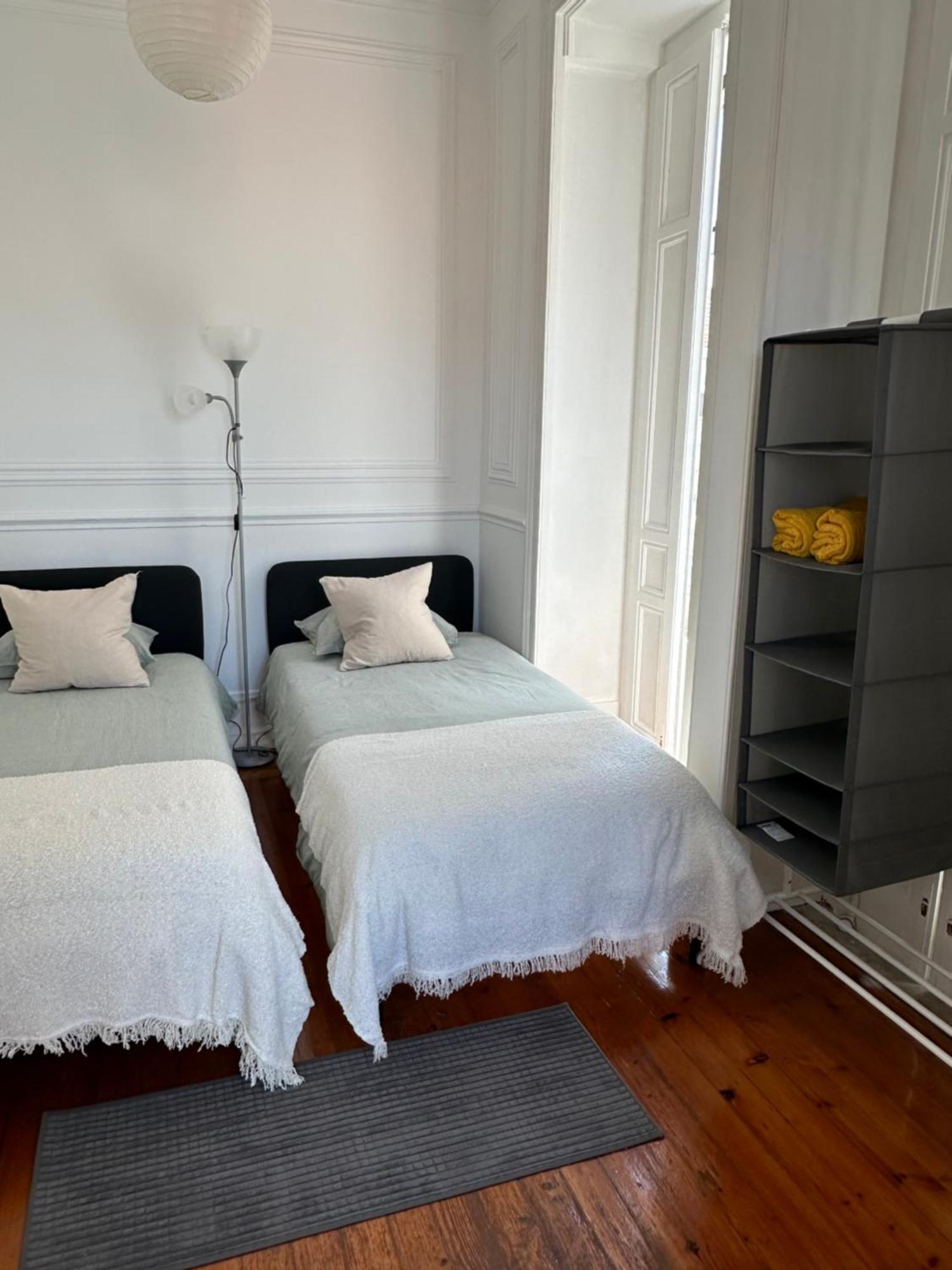 Garden Campo De Ourique Guest House - Hostel Lisbon Exterior photo