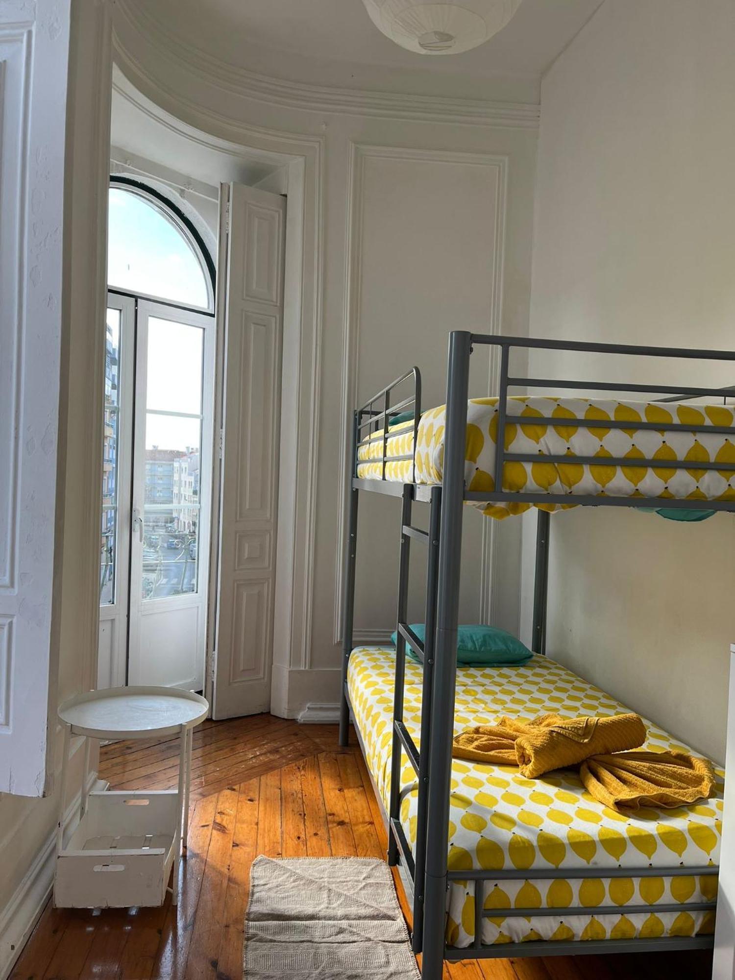 Garden Campo De Ourique Guest House - Hostel Lisbon Exterior photo